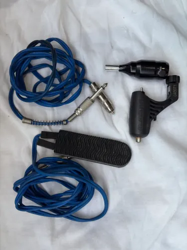 Vendo máquina de tatuagem Electra Pop + adaptador de cartucho + clipcord + pedal ?