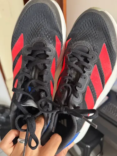 Tênis adidas