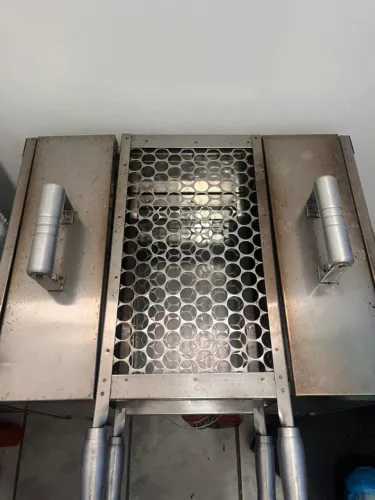Churrasqueira compacta para apartamento à carvão pouca fumaça