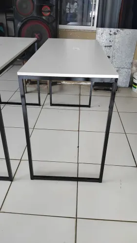 Mesa a pronta entrega