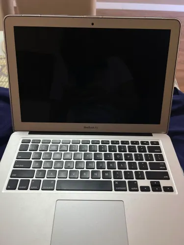 MC Book Apple