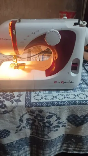 Máquina de costura 