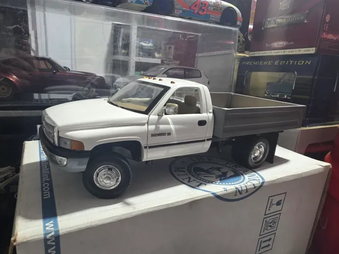 Miniatura 1:18 dodge ram v10 camionete pick-up 