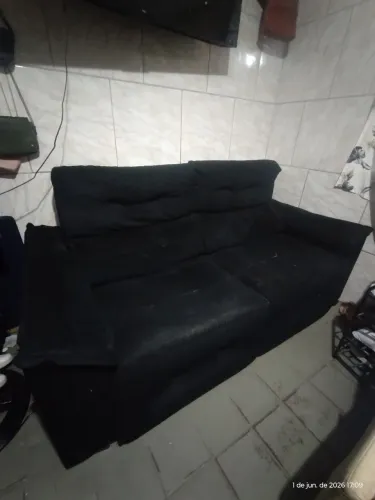 Vendendo sofá cama mais informações chama *