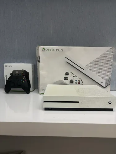 Xbox One S 1 Tb + Controle Xbox series