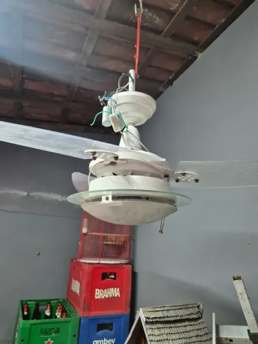 Ventilador de Teto com Lâmpada