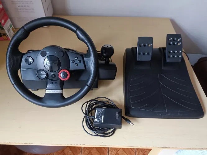 Volante Logitech Driving Force GT
