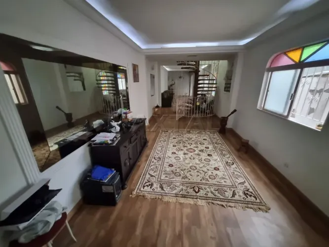 Sobrado para locação no Jardim São Paulo, perto do metrô. Pode ser Comercial ou Residencia