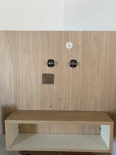 Rack para TV com painel e suporte incluso 