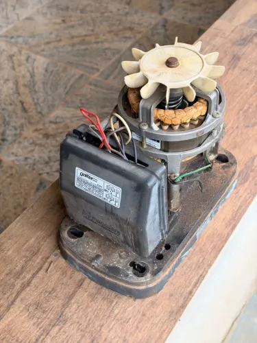 Motor de Portão Eletrônico com defeito
