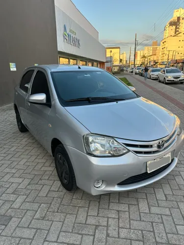 Toyota Etios X 1.3 Flex 16V 5P Mec. 2015