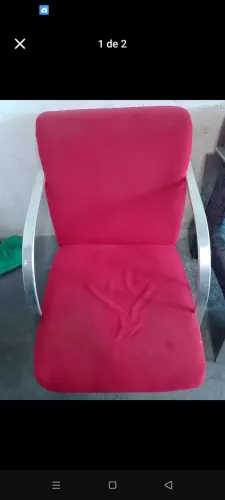 Poltrona usada vermelha