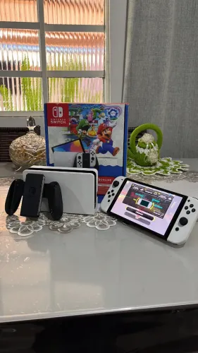 Nintendo Switch Oled Desbloqueado com cartão 512gb