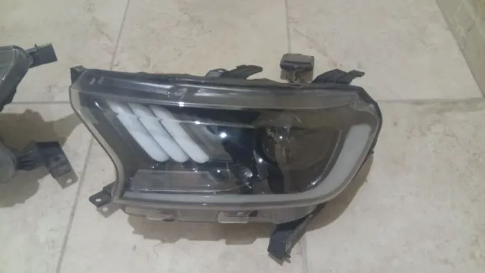 Farol modelo Mustang Ranger