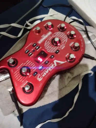 Pedaleira Para Guitarra Behringer V-Amp3