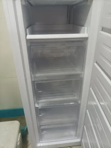Freezer Vertical EOS<br>110V SEMINOVO<br>110V SEMINOVO<br>110V SEMINOVO