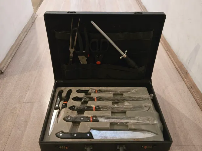Maleta de utensílios para churrasco da marca Henkellbach Zurich (Suíça)