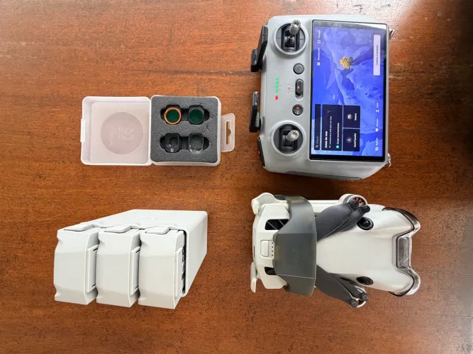 DRONE SEMINOVO DJI MINI 4 PRO ?