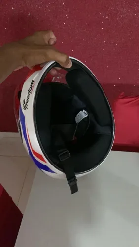 Capacete novo