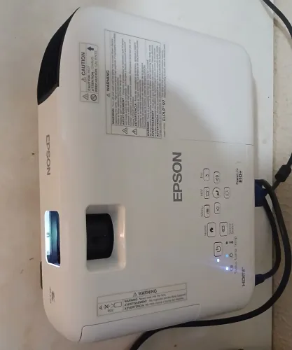 Projetor Epson PowerLite E10+