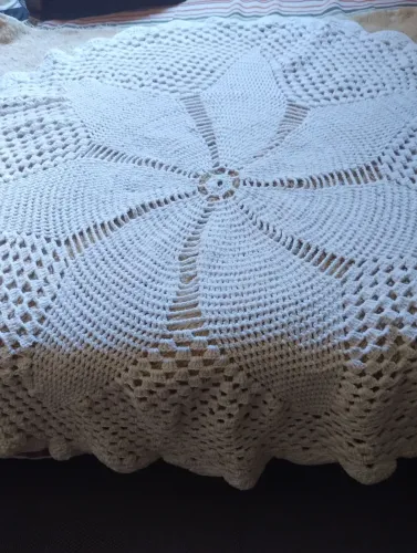 Uma toalha pra mesa de crochê