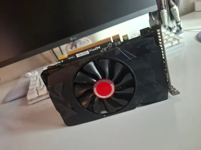 Placa de video Radeon rx 550 2gb