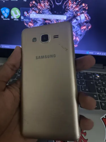 Celular J5 16GB