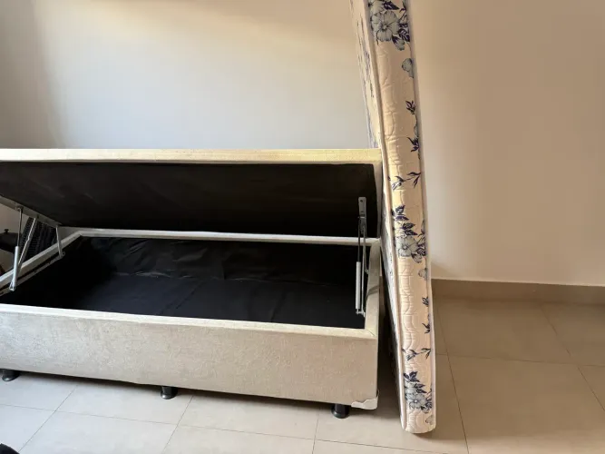 Guarda roupa casal e cama solteiro Baú 