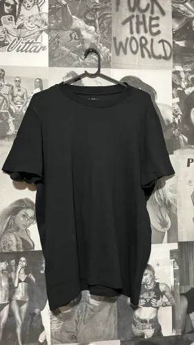 camiseta muscle canelada preta