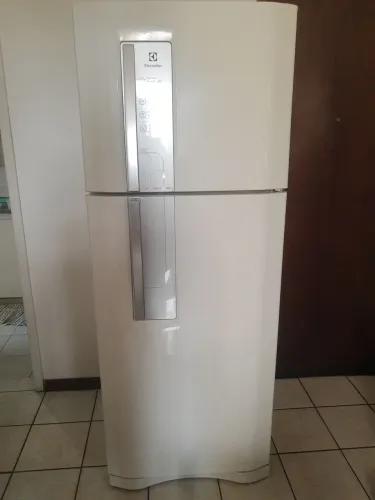 Geladeira Eletrolux DF51 Branca duplex 220V, com manual original usada em perfeito estado