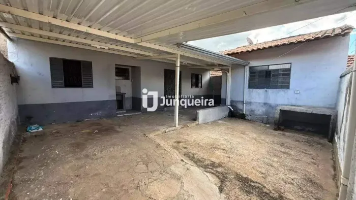 Casa para aluguel, 2 quartos, 1 vaga, Jardim Três Marias - Piracicaba/SP