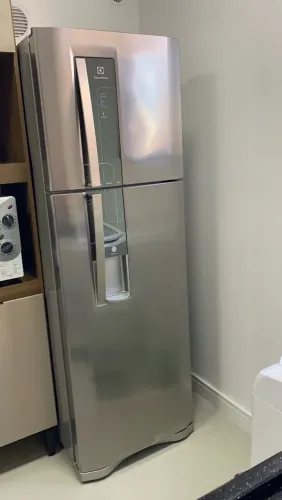 Geladeira Electrolux em ótimo estado
