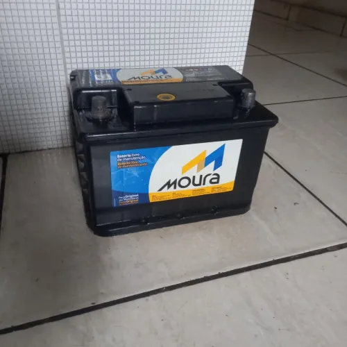 Bateria Moura semi nova 60 Amperes valor 150 reais