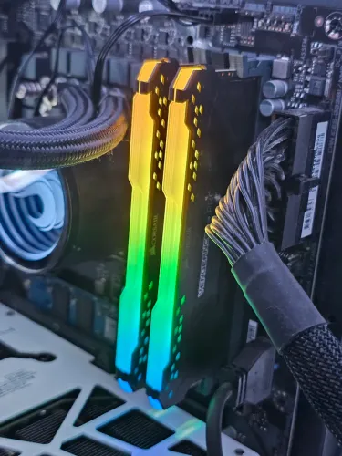 Memória RAM Corsair Vengeance RGB Pro, 16GB (2x8GB), 3600MHz, DDR4, CL18