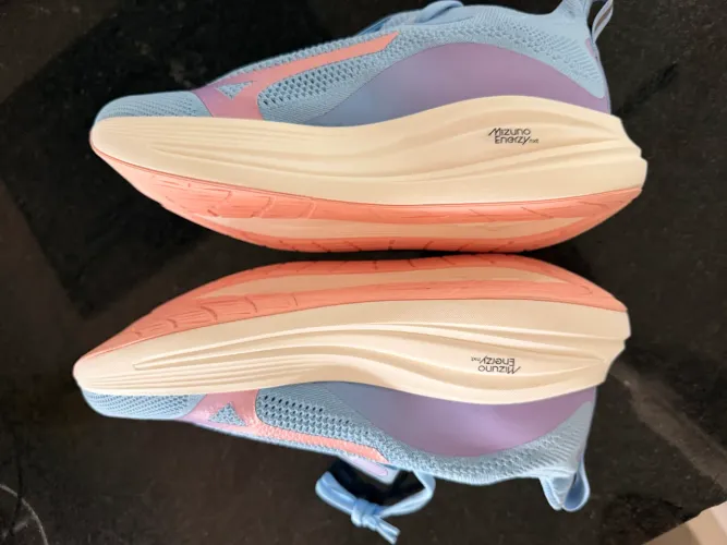 Tênis de corrida zerado Mizuno NEO AURA KNIT
