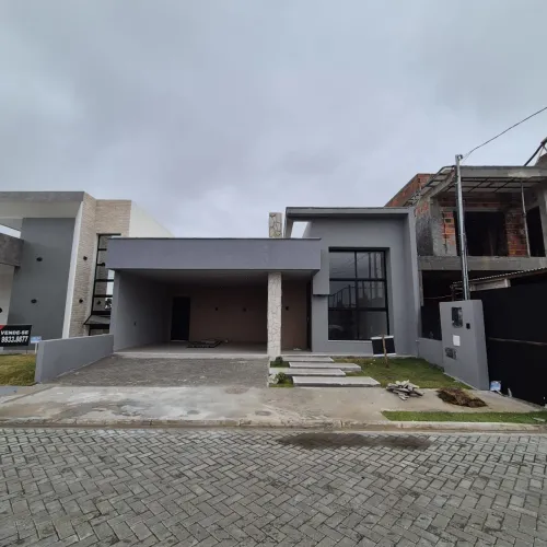 Casa Mobiliada com Piscina para Alugar no Padang Residence