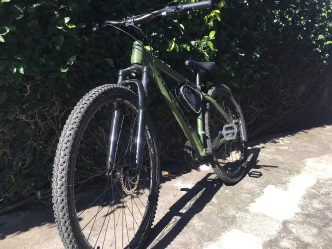 Bicicleta absolute semi nova