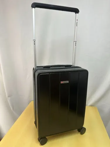 Mala de bordo seminova para até 10kgs policarbonato cadeado segredo rodas 360