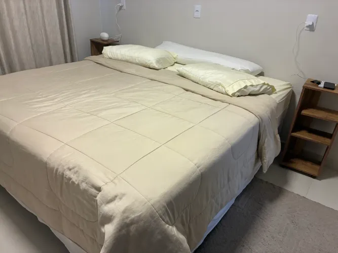 Colchão Mannes Estocolmo 193mx203x36 com base incluso