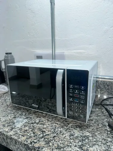 Micro-ondas Philco PMO23EB Limpa Fácil 20 Litros Potência de 1100W Cor Branco 220V