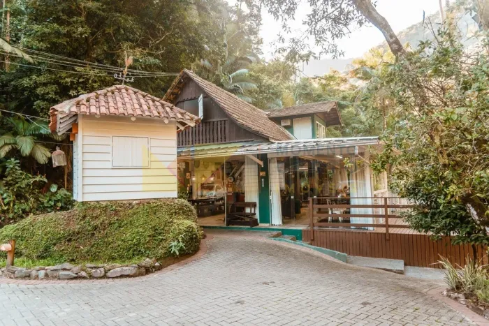 Lindíssimo sítio, para você e sua família descansar, com uma natureza exuberante ao seu re