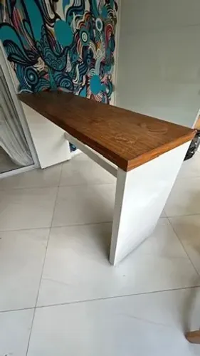 Bancada alta - madeira + estrutura branca - ideal para reforma