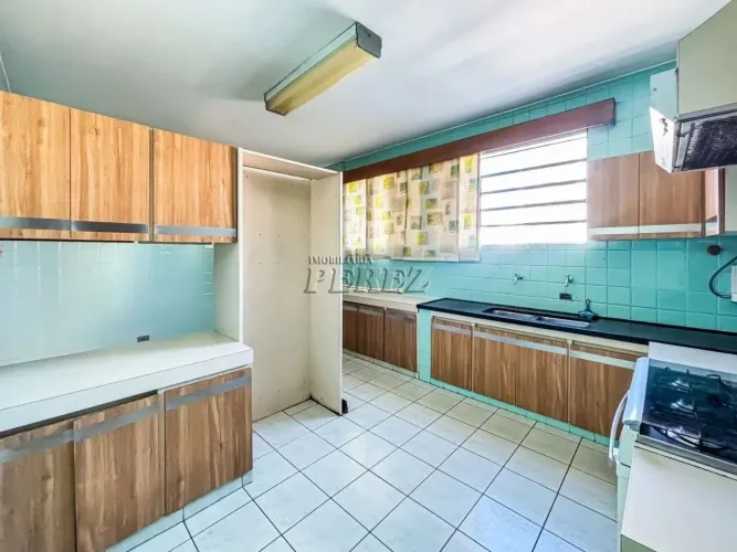 Apartamento à venda no Edifício Esmeralda Cristina no Calçadão de Londrina