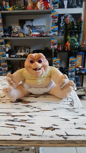 Baby da Família Dinossauro. Da Hasbro. Funcionando