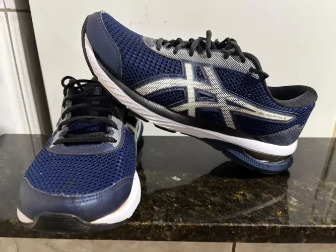 Tênis Asics 