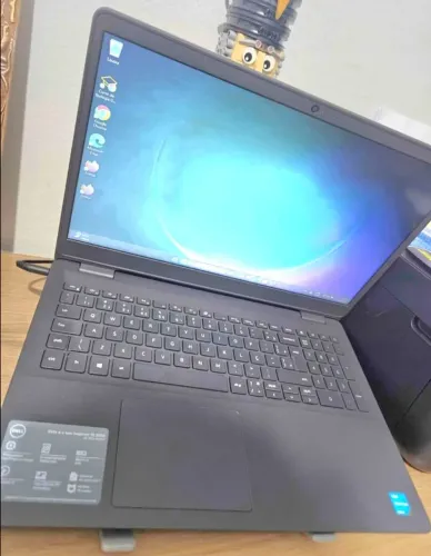Dell inspiron 15 3000<br>Processador Intel Pentium Gold <br>Armazenamento ssd 128gb<br>Memória 4gb