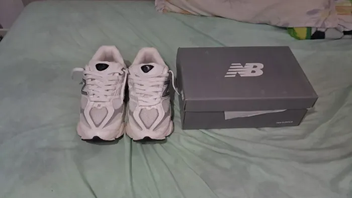 NEW BALANCE 9060 RÉPLICA, TAMANHO 41, NOVO, ACOMPANHA CAIXA, ACEITO OFERTAS