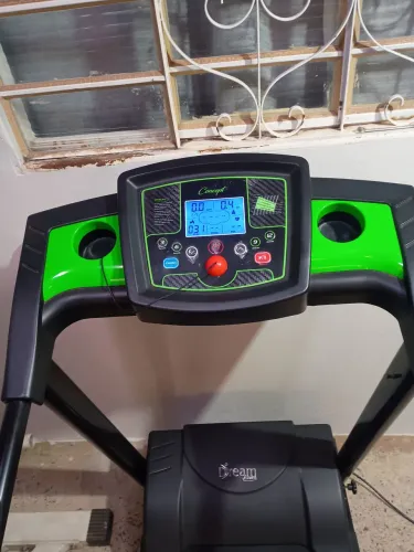 Esteira dreams motor 2.5 suporta até 130kg