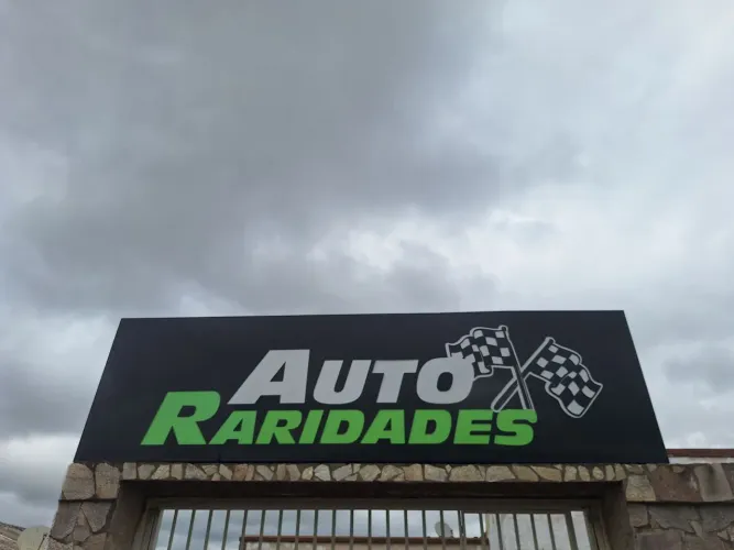 Vendo placa ACM medindo 4x1.50