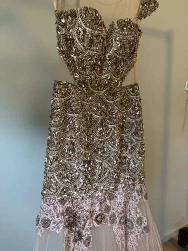 Vestido VIVAZ - todo bordado usado 1x